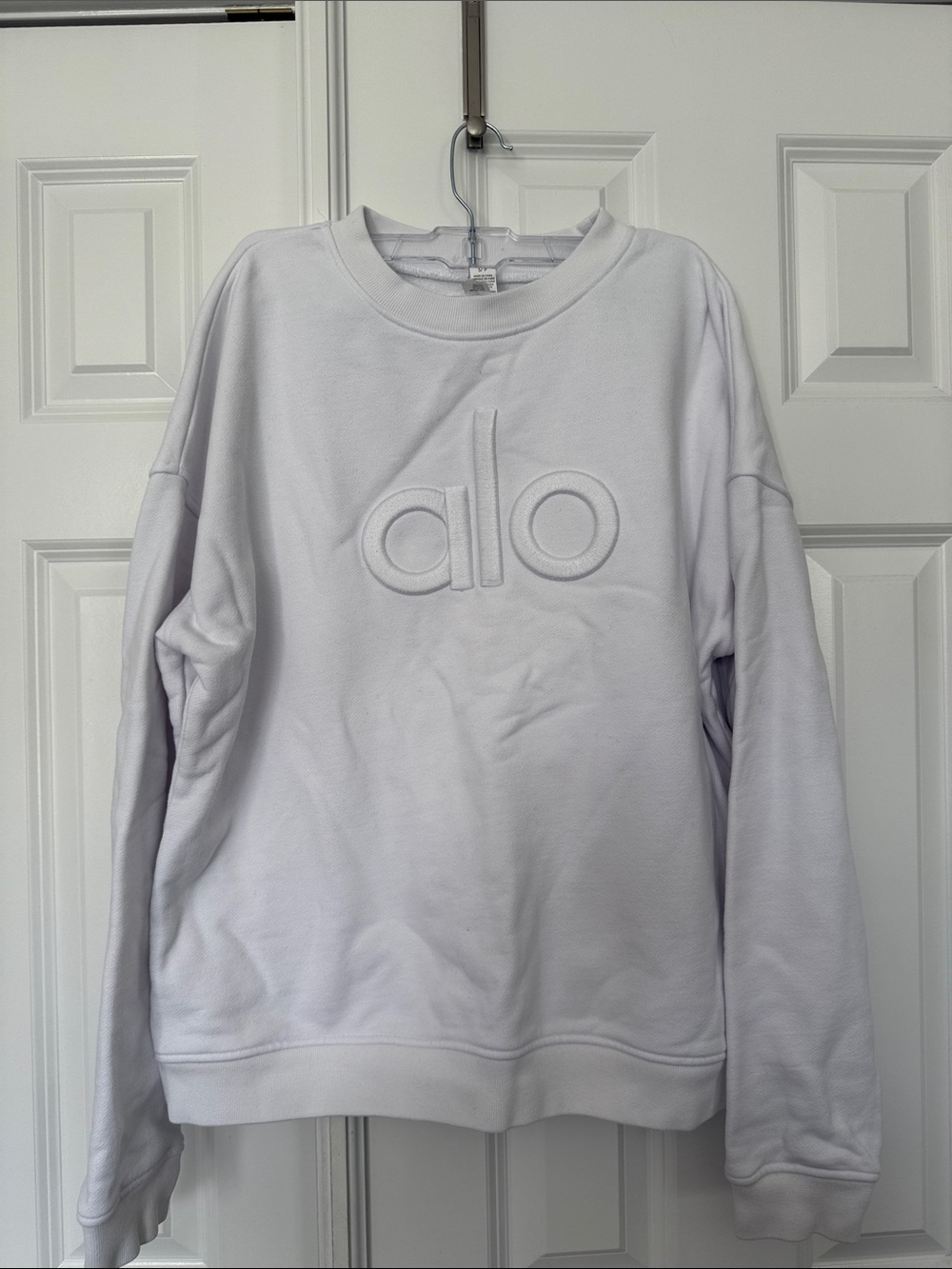 ALO Yoga White Embroidered Logo Crewneck Sweatshirt - Men